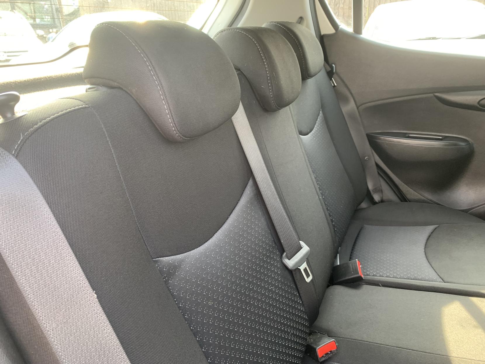 Vauxhall Viva 1.0i SE Hatchback 5dr Petrol Manual Euro 6 (a/c) (73 ps)