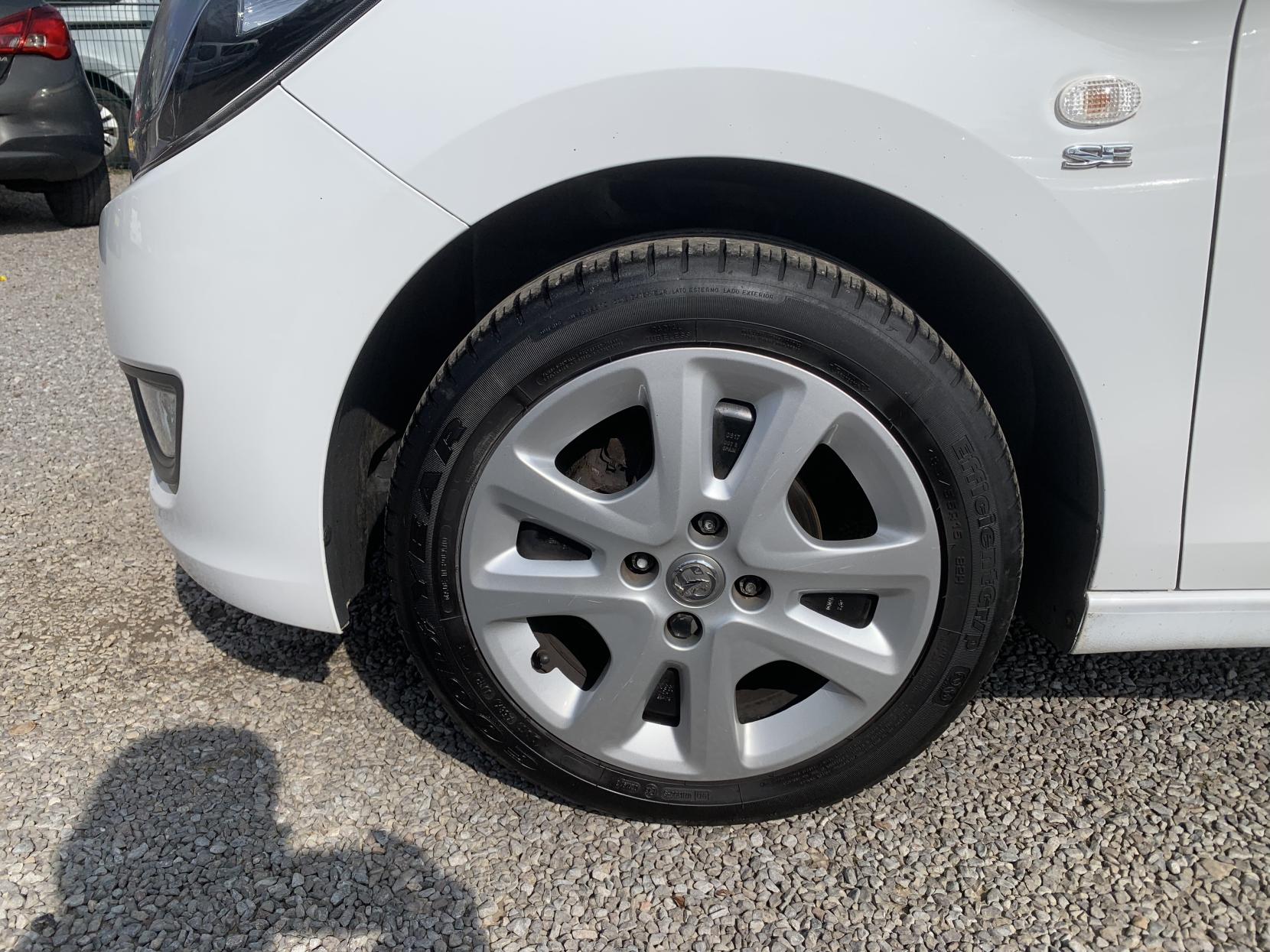 Vauxhall Viva 1.0i SE Hatchback 5dr Petrol Manual Euro 6 (a/c) (73 ps)