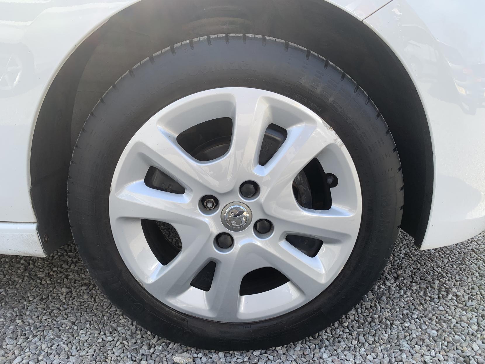 Vauxhall Viva 1.0i SE Hatchback 5dr Petrol Manual Euro 6 (a/c) (73 ps)