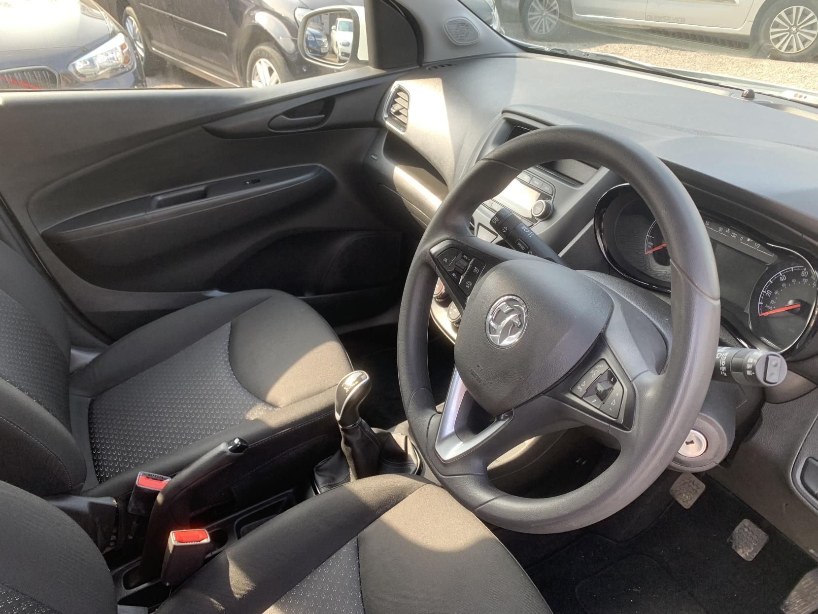 Vauxhall Viva 1.0i SE Hatchback 5dr Petrol Manual Euro 6 (a/c) (73 ps)