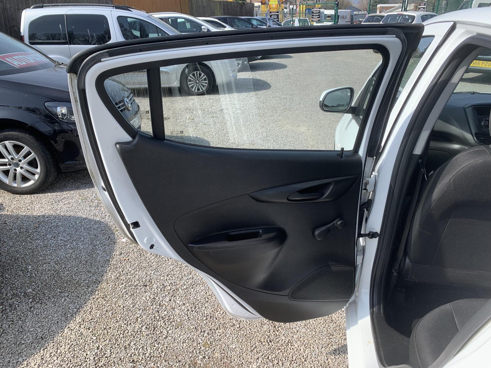 Vauxhall Viva 1.0i SE Hatchback 5dr Petrol Manual Euro 6 (a/c) (73 ps)