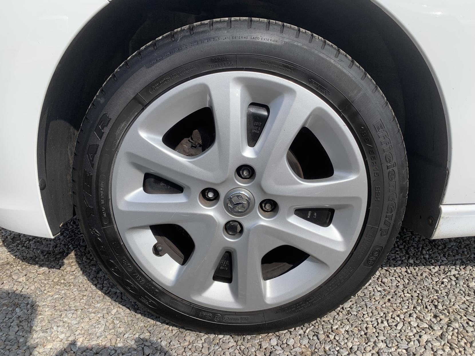 Vauxhall Viva 1.0i SE Hatchback 5dr Petrol Manual Euro 6 (a/c) (73 ps)