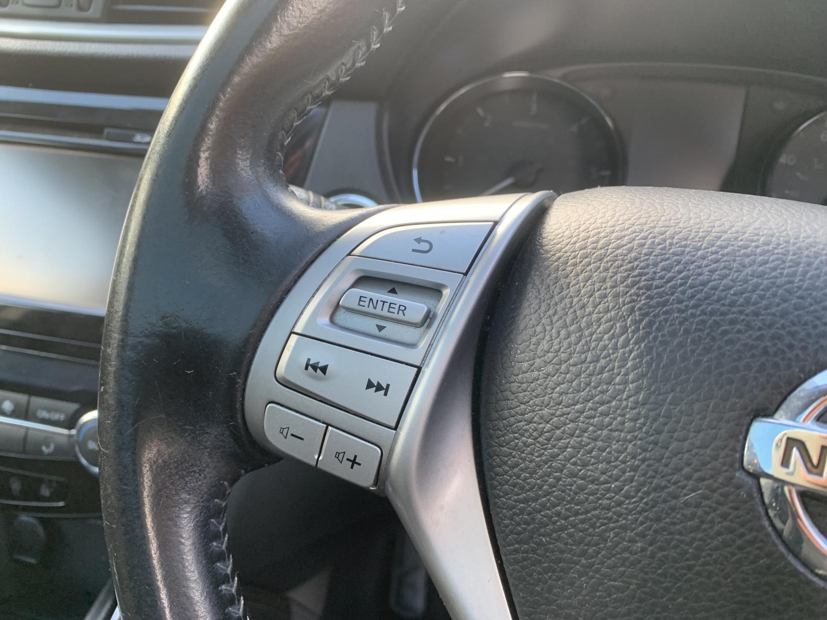 Nissan Qashqai 1.5 dCi N-Connecta SUV 5dr Diesel Manual 2WD Euro 6 (s/s) (110 ps)