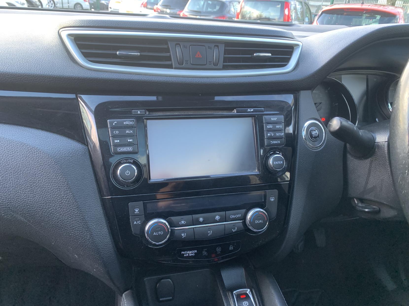 Nissan Qashqai 1.5 dCi N-Connecta SUV 5dr Diesel Manual 2WD Euro 6 (s/s) (110 ps)