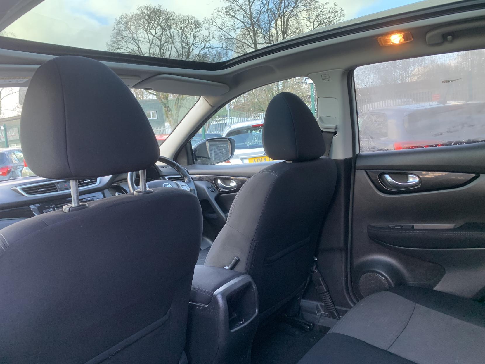 Nissan Qashqai 1.5 dCi N-Connecta SUV 5dr Diesel Manual 2WD Euro 6 (s/s) (110 ps)