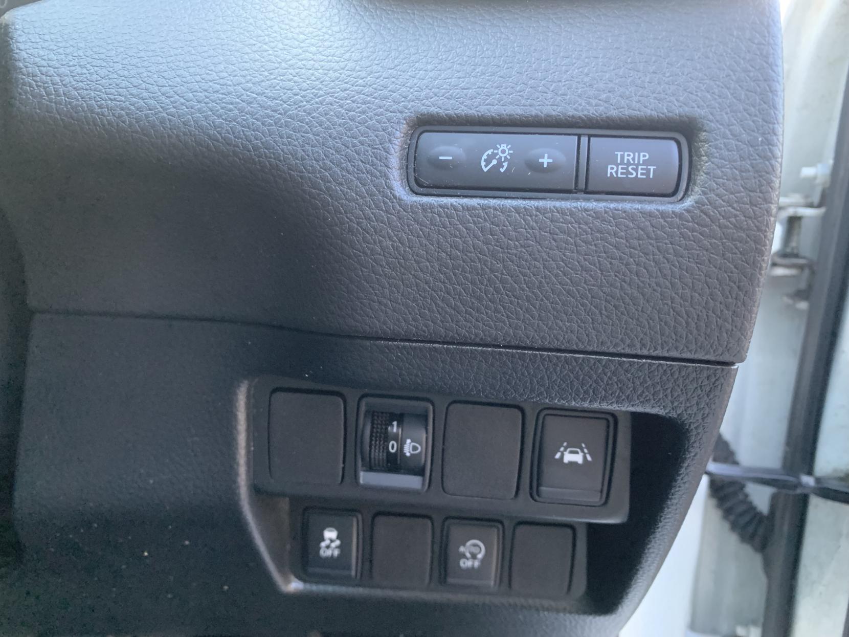 Nissan Qashqai 1.5 dCi N-Connecta SUV 5dr Diesel Manual 2WD Euro 6 (s/s) (110 ps)