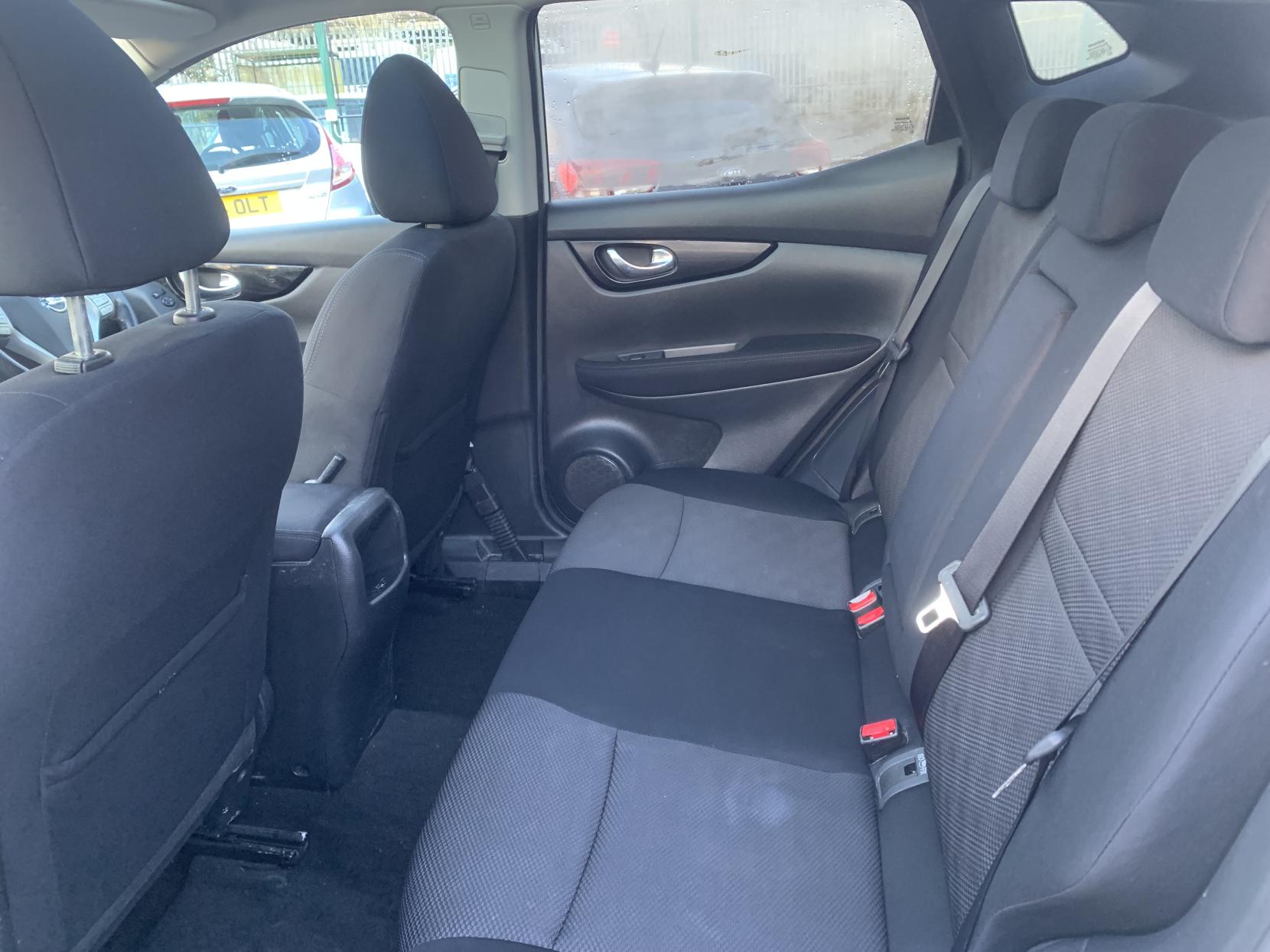 Nissan Qashqai 1.5 dCi N-Connecta SUV 5dr Diesel Manual 2WD Euro 6 (s/s) (110 ps)