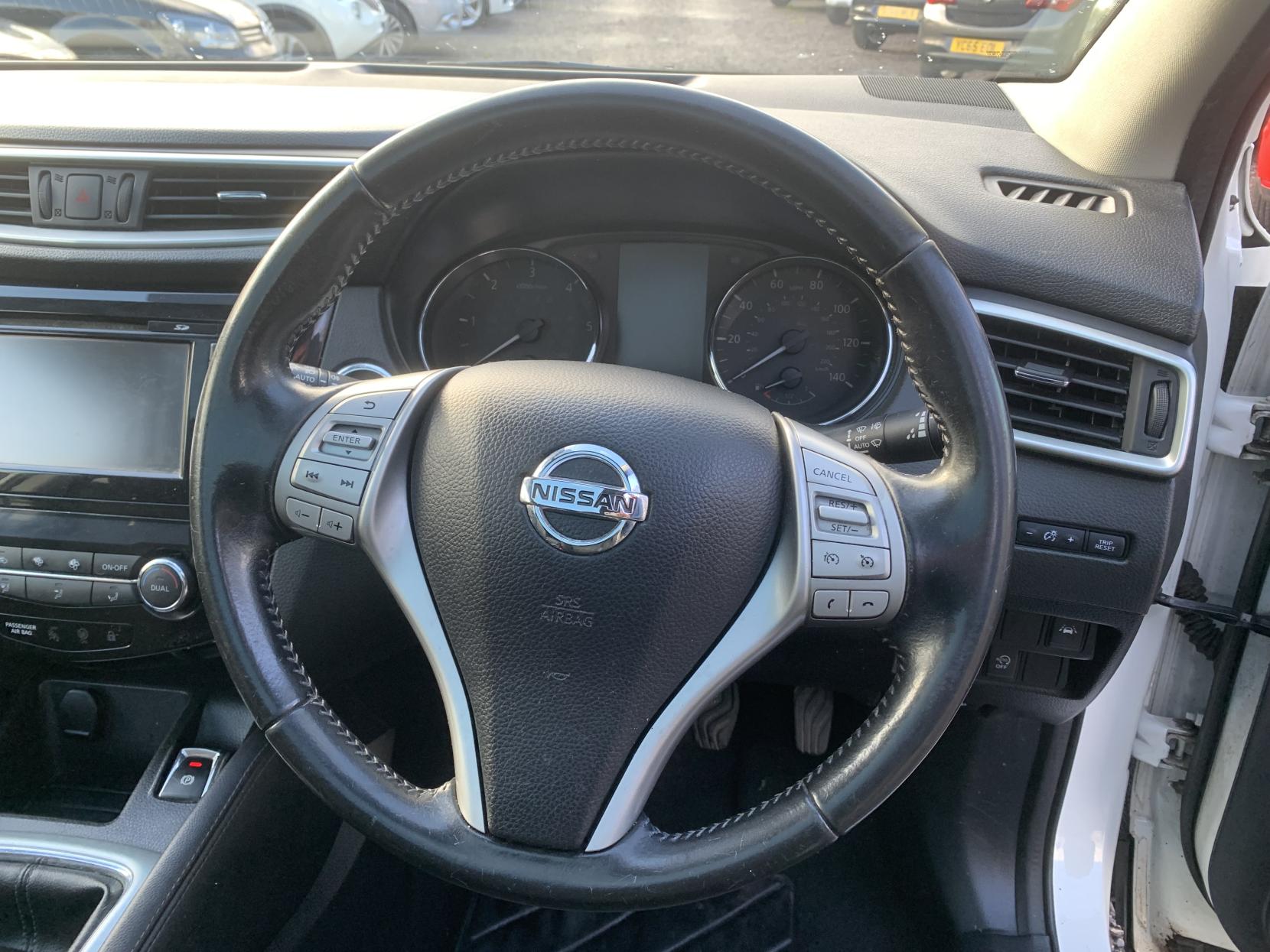 Nissan Qashqai 1.5 dCi N-Connecta SUV 5dr Diesel Manual 2WD Euro 6 (s/s) (110 ps)