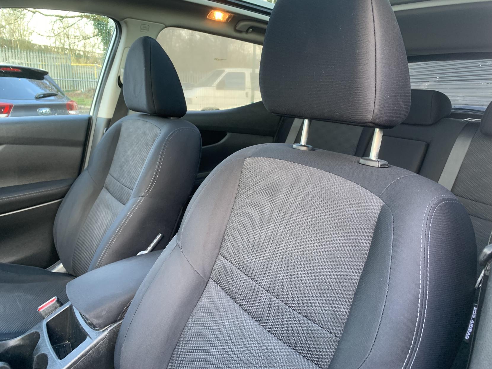 Nissan Qashqai 1.5 dCi N-Connecta SUV 5dr Diesel Manual 2WD Euro 6 (s/s) (110 ps)