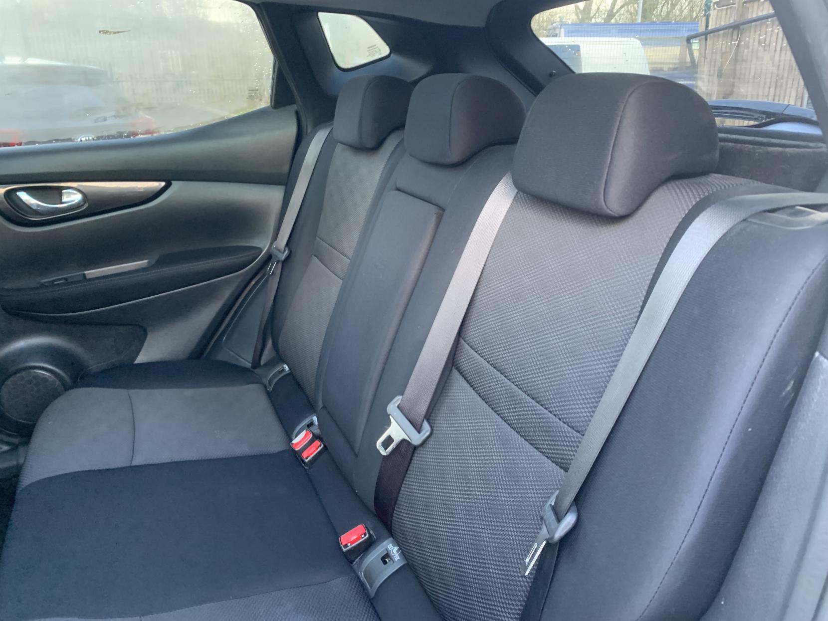 Nissan Qashqai 1.5 dCi N-Connecta SUV 5dr Diesel Manual 2WD Euro 6 (s/s) (110 ps)