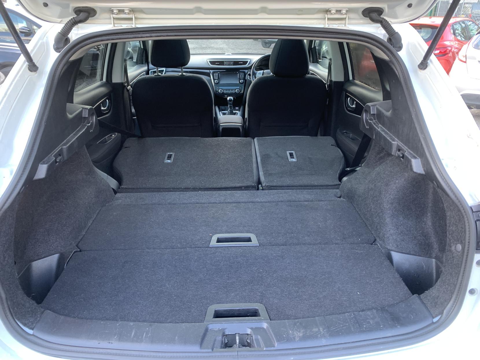 Nissan Qashqai 1.5 dCi N-Connecta SUV 5dr Diesel Manual 2WD Euro 6 (s/s) (110 ps)