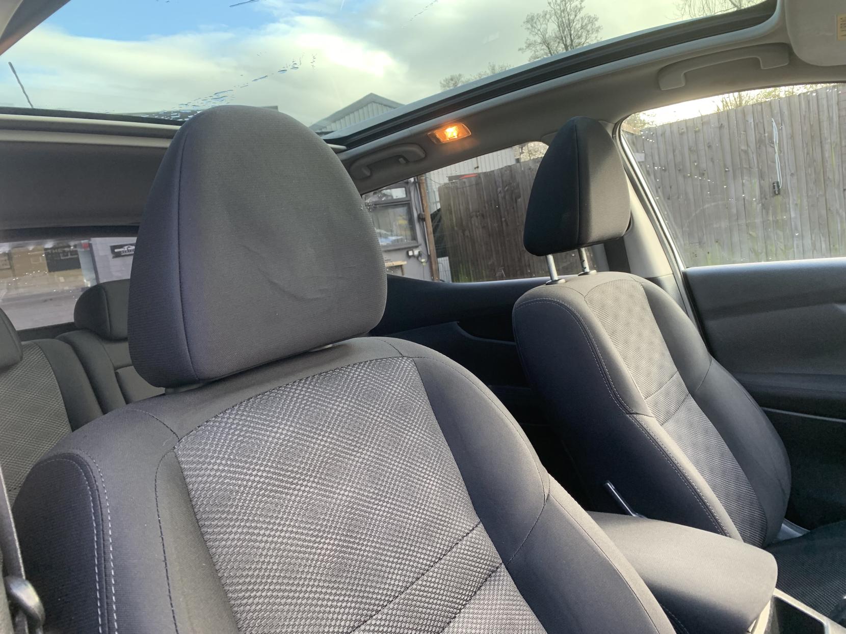 Nissan Qashqai 1.5 dCi N-Connecta SUV 5dr Diesel Manual 2WD Euro 6 (s/s) (110 ps)