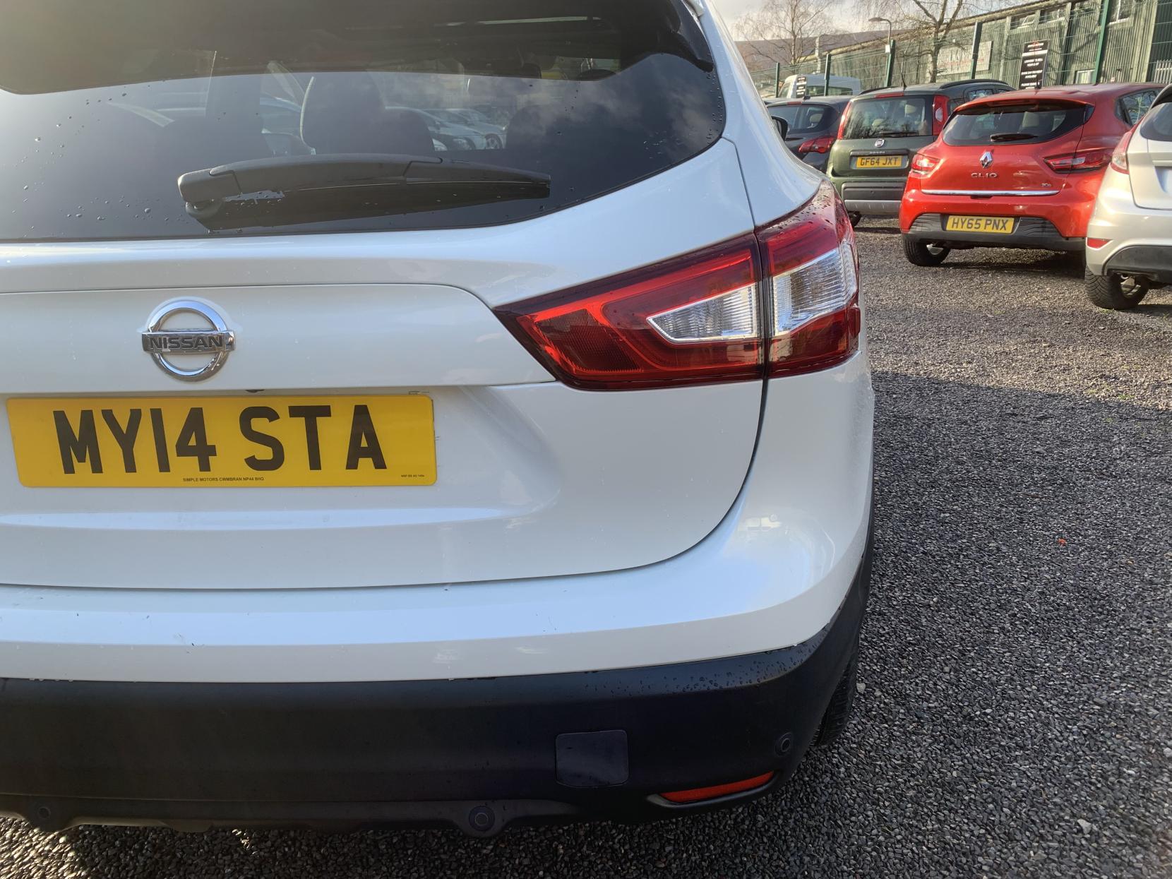 Nissan Qashqai 1.5 dCi N-Connecta SUV 5dr Diesel Manual 2WD Euro 6 (s/s) (110 ps)