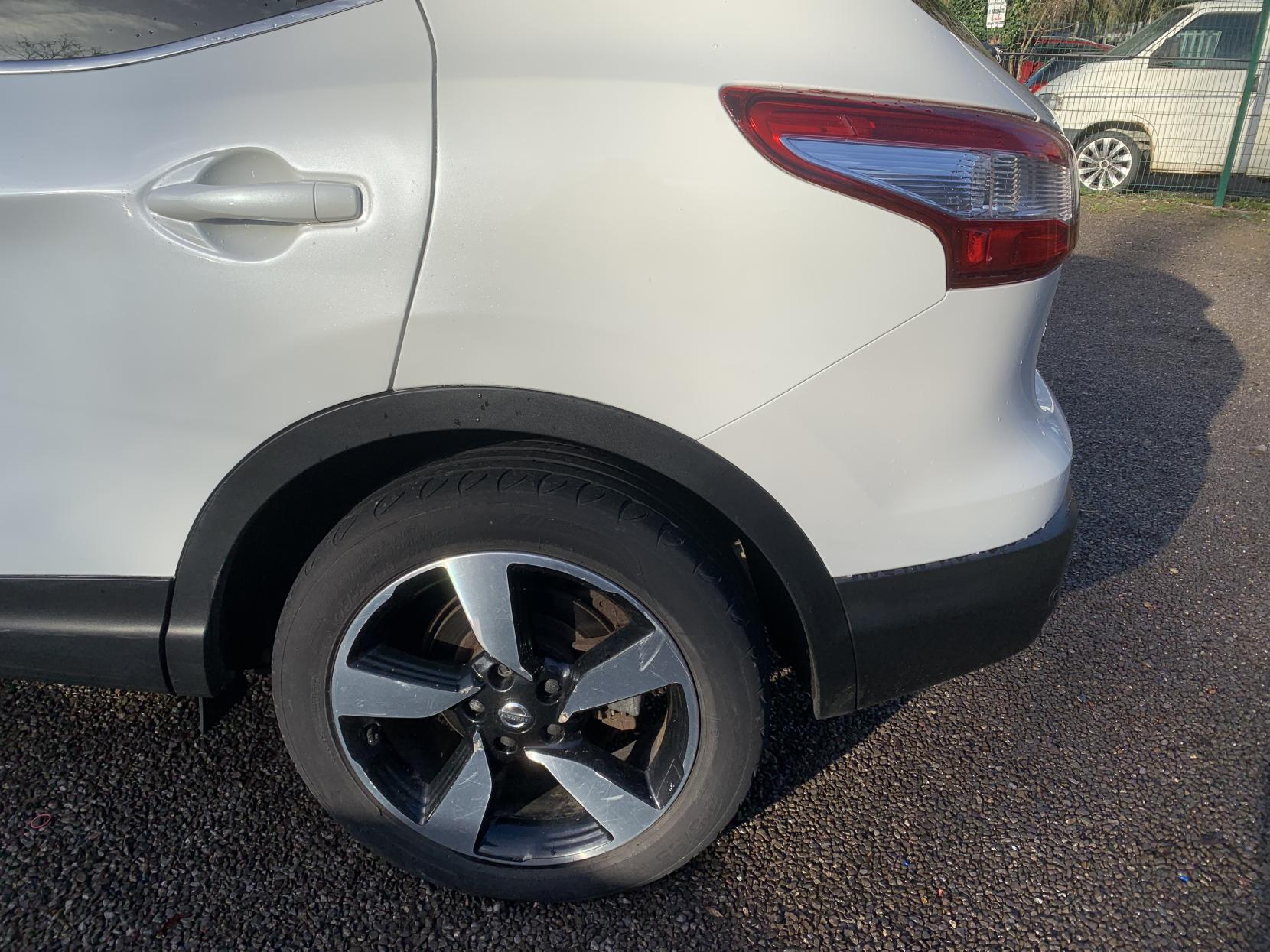 Nissan Qashqai 1.5 dCi N-Connecta SUV 5dr Diesel Manual 2WD Euro 6 (s/s) (110 ps)