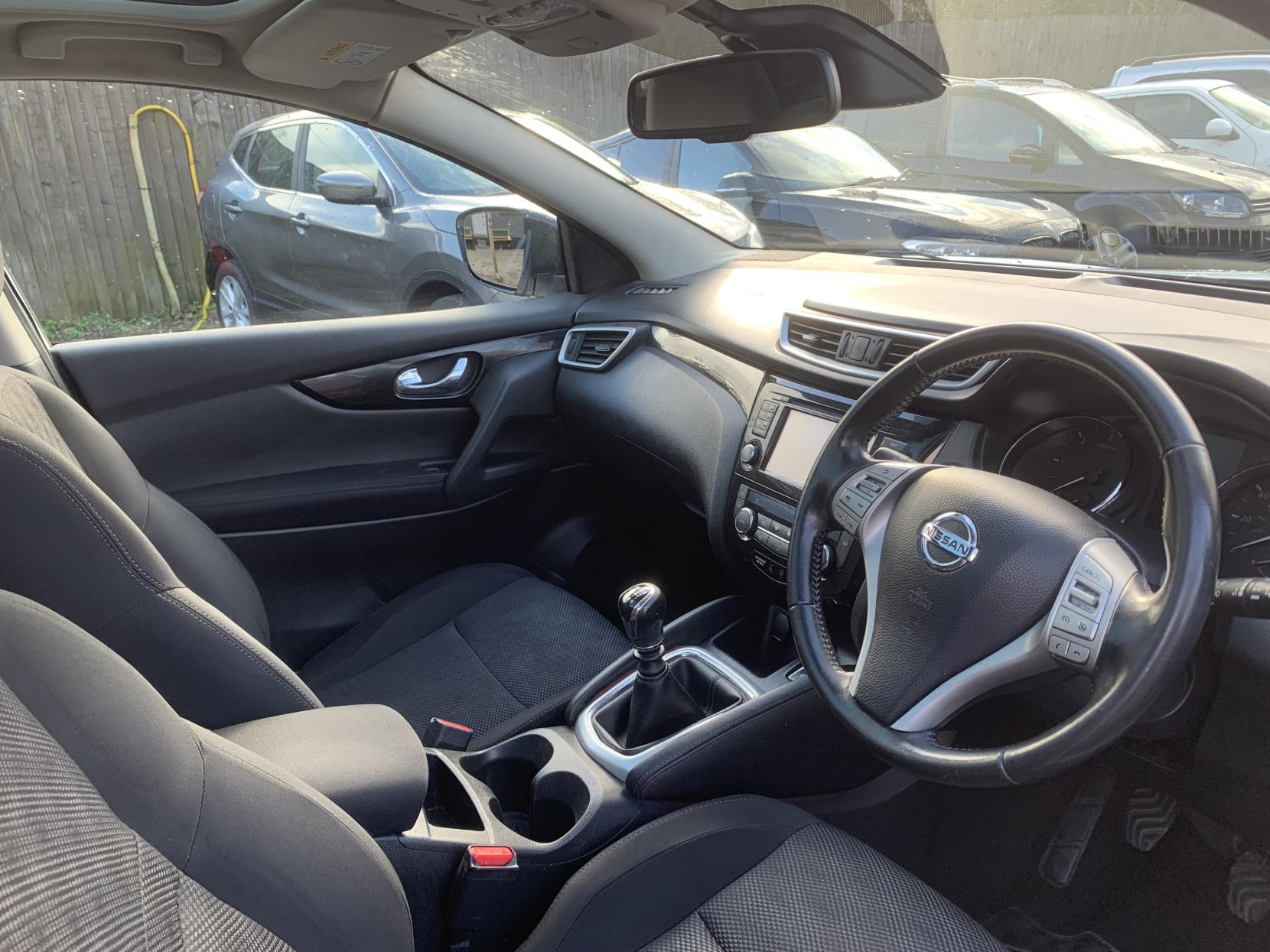 Nissan Qashqai 1.5 dCi N-Connecta SUV 5dr Diesel Manual 2WD Euro 6 (s/s) (110 ps)