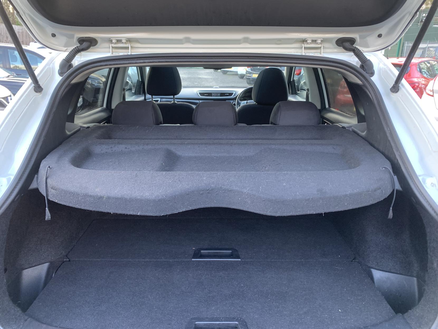 Nissan Qashqai 1.5 dCi N-Connecta SUV 5dr Diesel Manual 2WD Euro 6 (s/s) (110 ps)