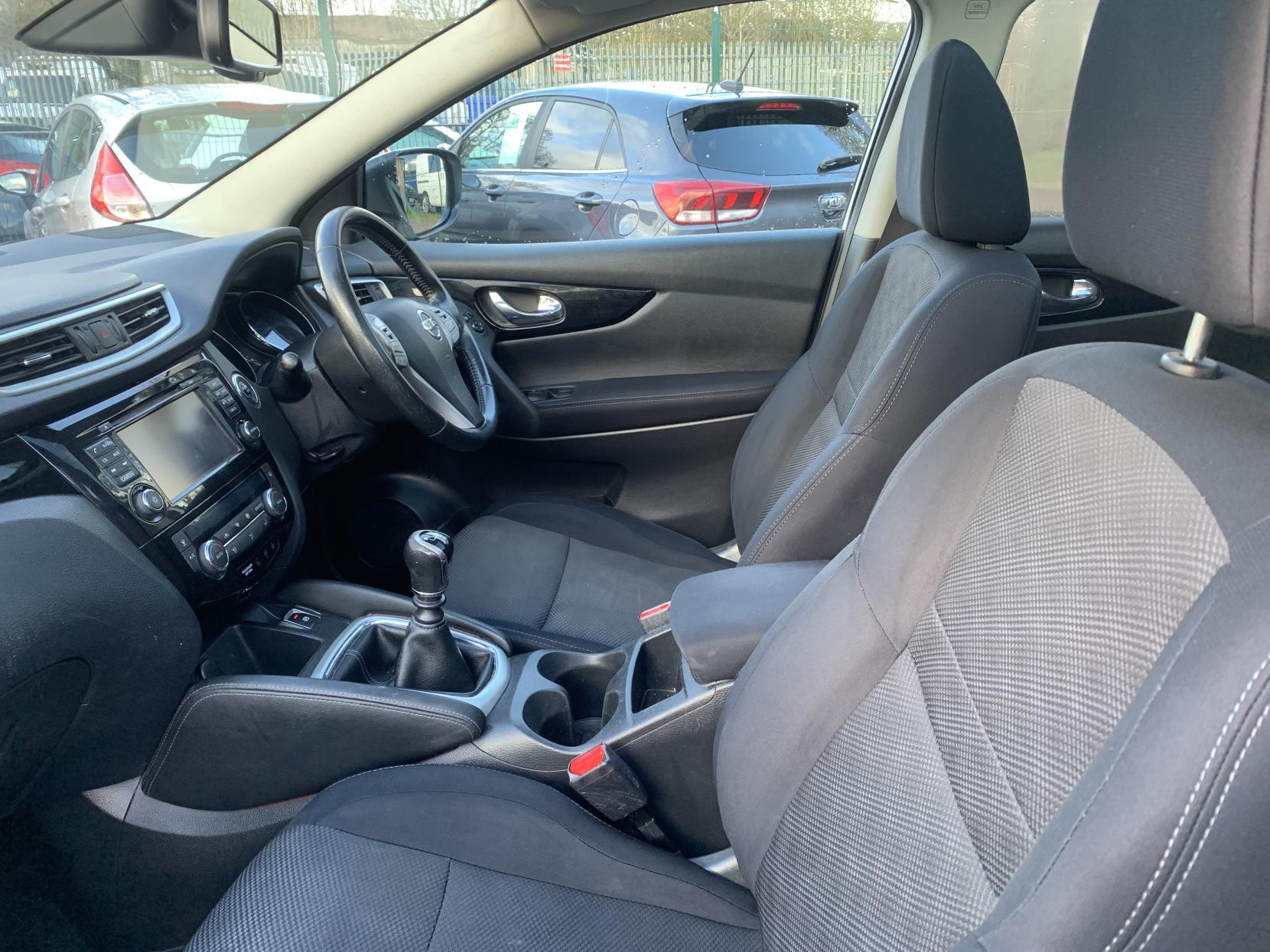 Nissan Qashqai 1.5 dCi N-Connecta SUV 5dr Diesel Manual 2WD Euro 6 (s/s) (110 ps)