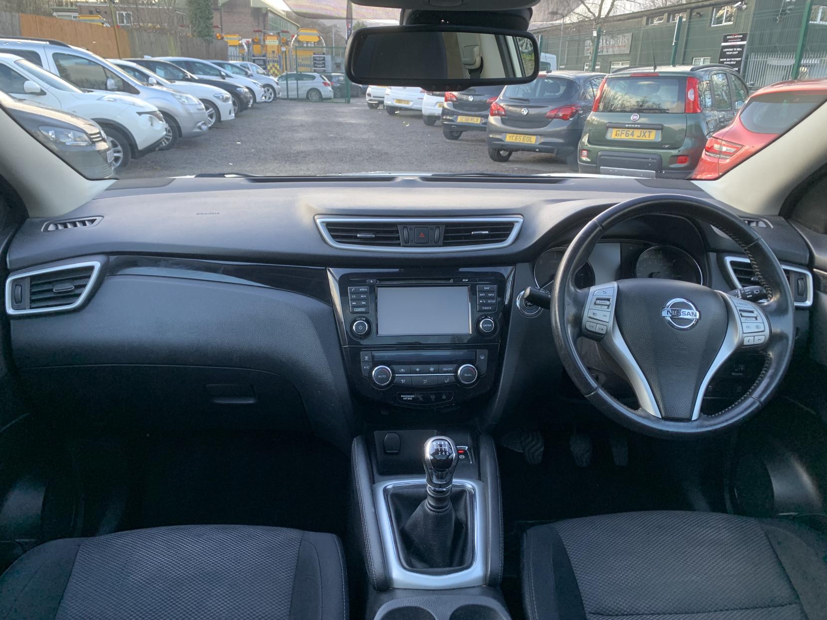 Nissan Qashqai 1.5 dCi N-Connecta SUV 5dr Diesel Manual 2WD Euro 6 (s/s) (110 ps)