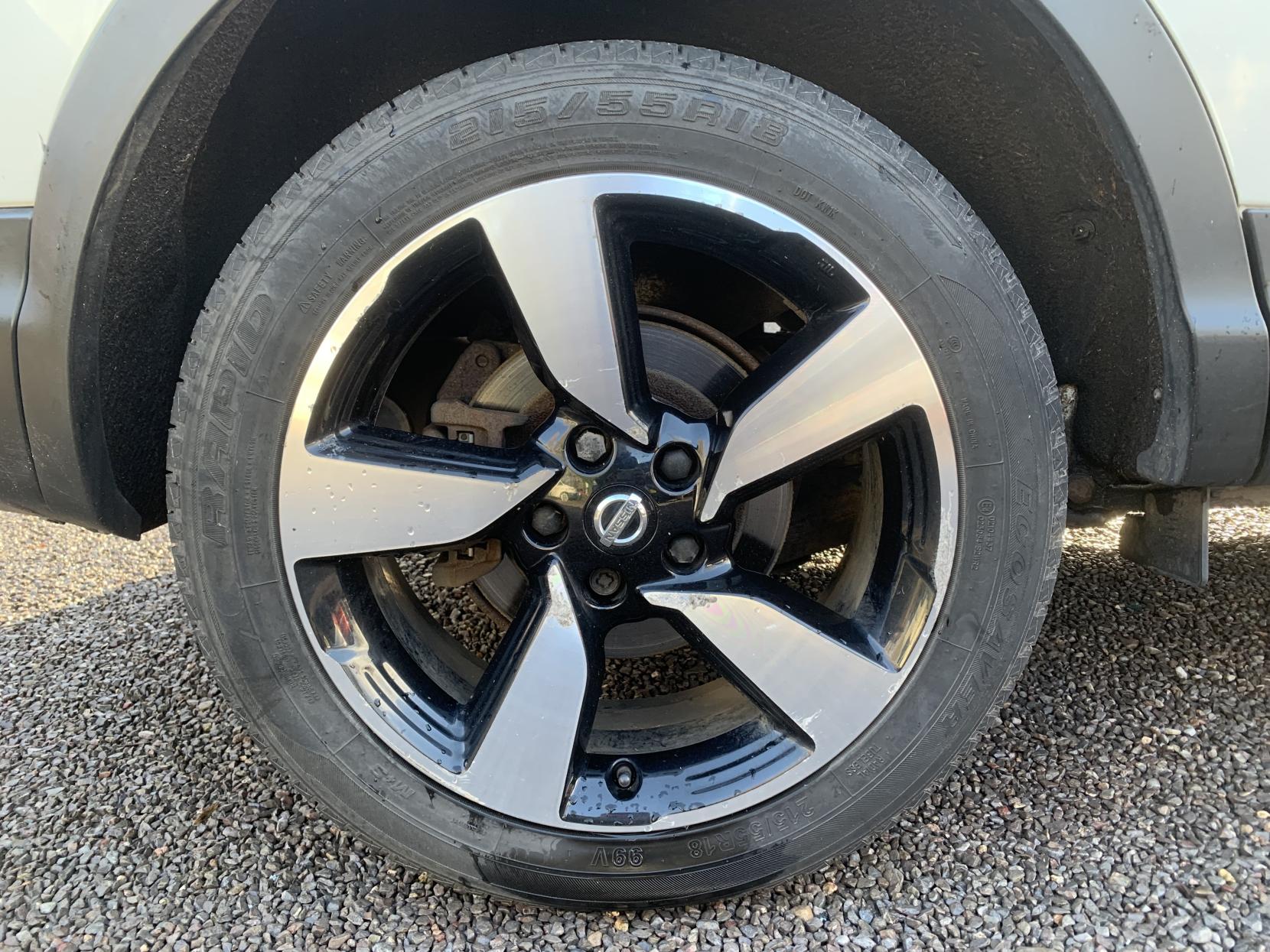 Nissan Qashqai 1.5 dCi N-Connecta SUV 5dr Diesel Manual 2WD Euro 6 (s/s) (110 ps)