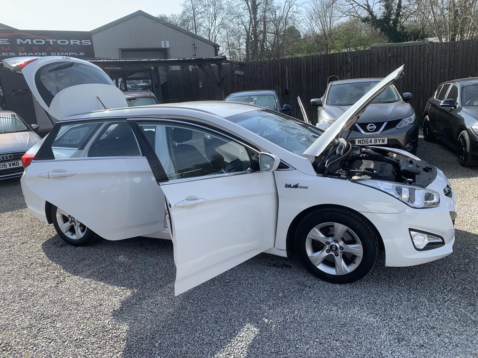 Hyundai i40 1.7 CRDi Blue Drive Active Estate 5dr Diesel Manual Euro 5 (s/s) (136 ps)