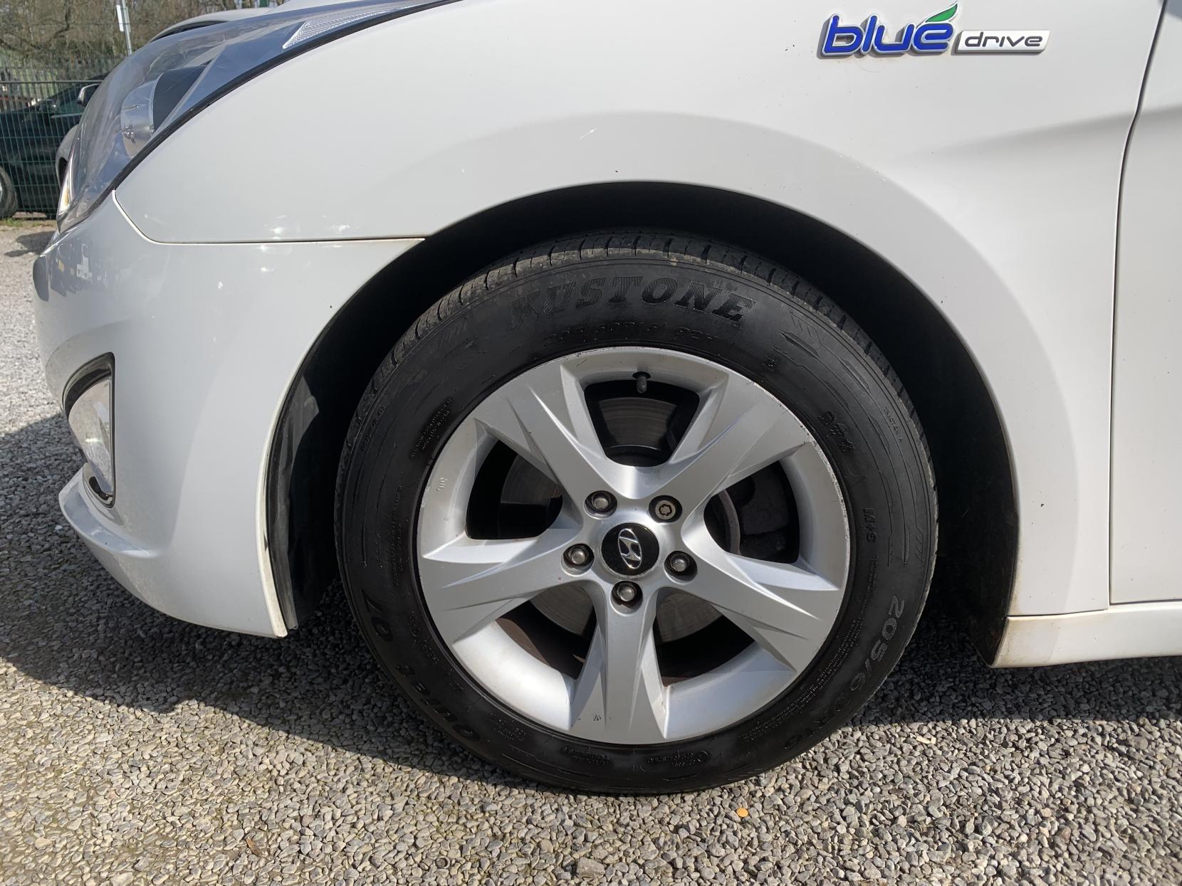 Hyundai i40 1.7 CRDi Blue Drive Active Estate 5dr Diesel Manual Euro 5 (s/s) (136 ps)