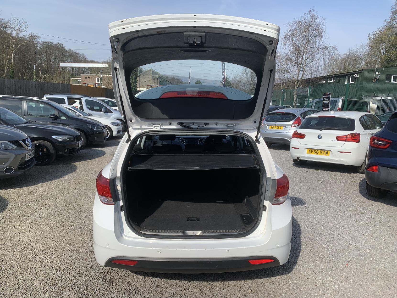 Hyundai i40 1.7 CRDi Blue Drive Active Estate 5dr Diesel Manual Euro 5 (s/s) (136 ps)