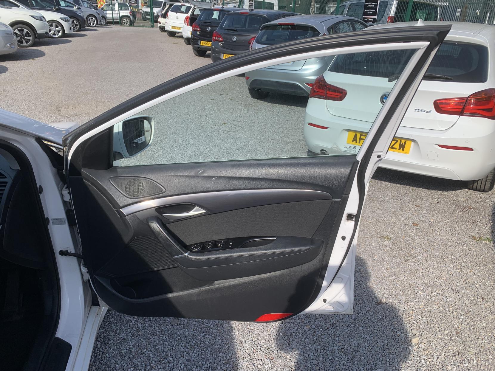 Hyundai i40 1.7 CRDi Blue Drive Active Estate 5dr Diesel Manual Euro 5 (s/s) (136 ps)