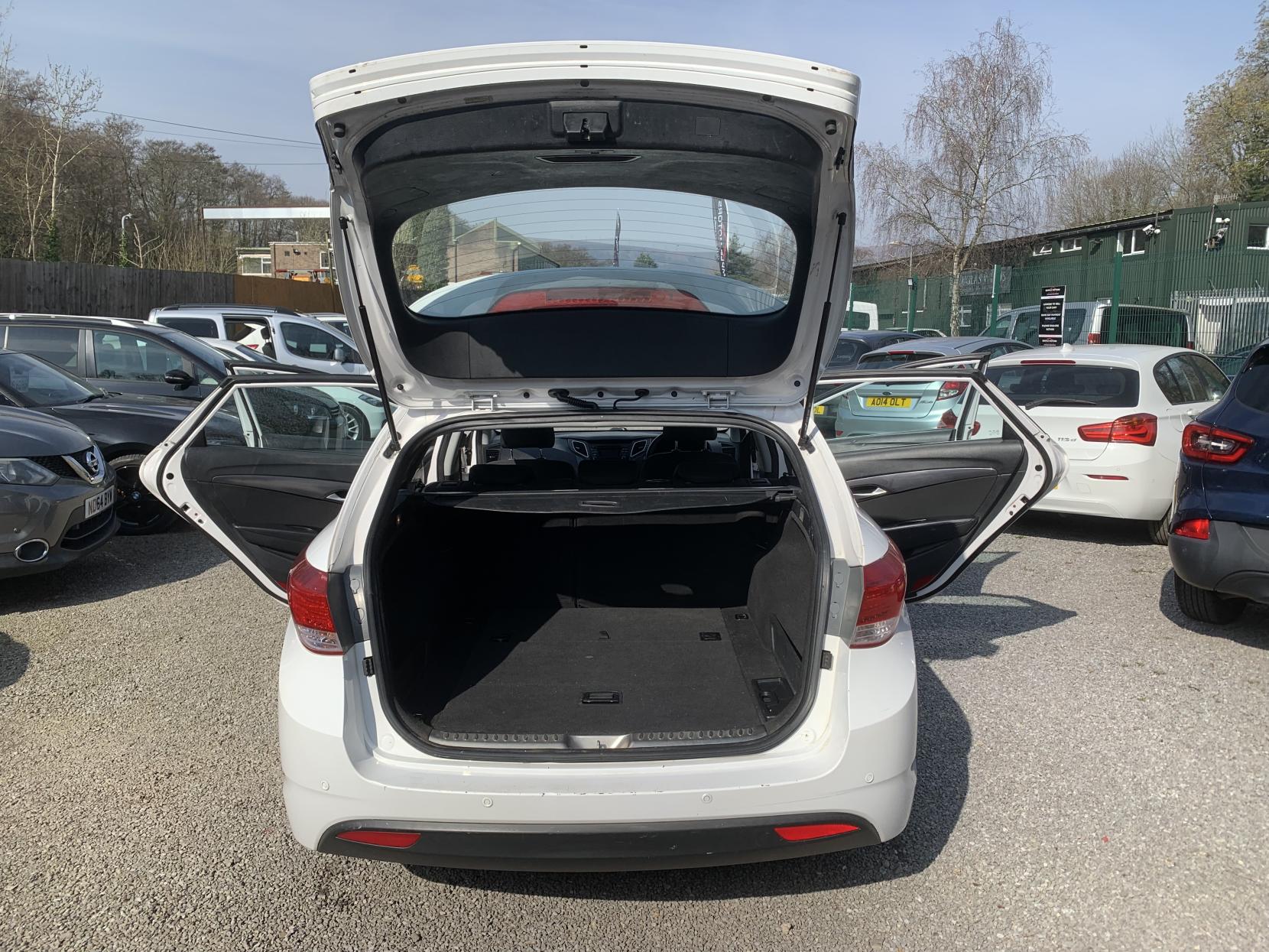 Hyundai i40 1.7 CRDi Blue Drive Active Estate 5dr Diesel Manual Euro 5 (s/s) (136 ps)