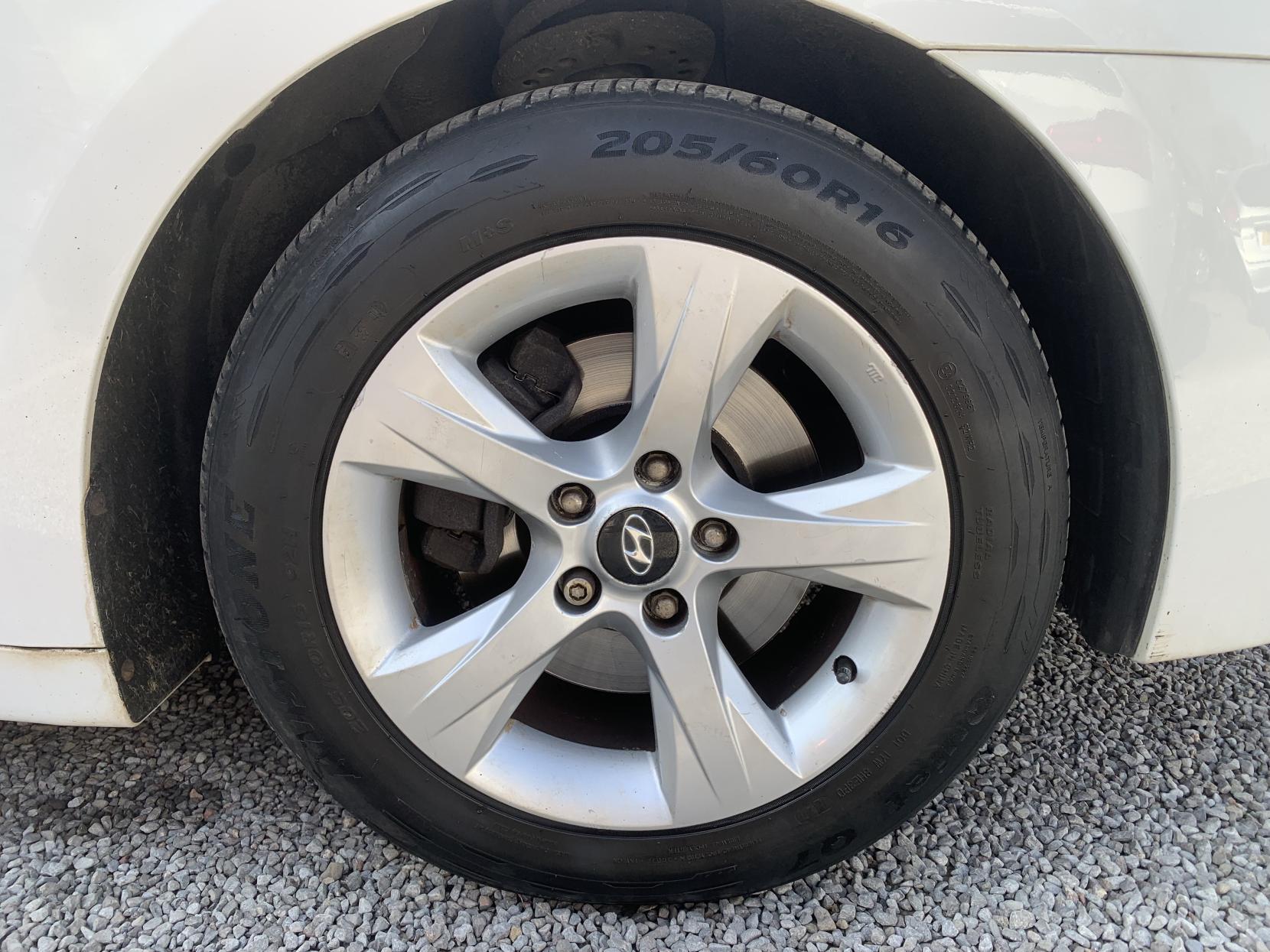 Hyundai i40 1.7 CRDi Blue Drive Active Estate 5dr Diesel Manual Euro 5 (s/s) (136 ps)