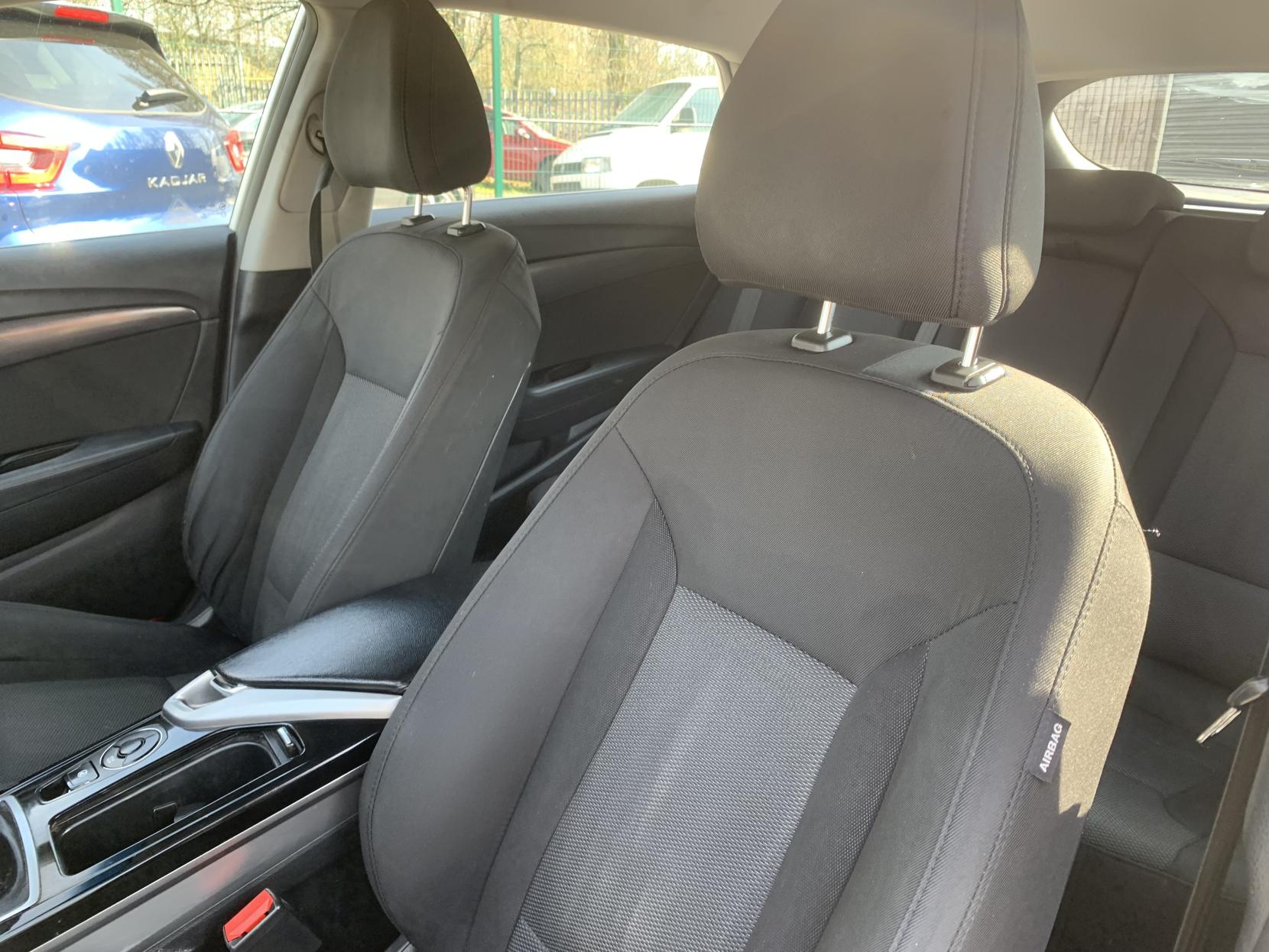 Hyundai i40 1.7 CRDi Blue Drive Active Estate 5dr Diesel Manual Euro 5 (s/s) (136 ps)