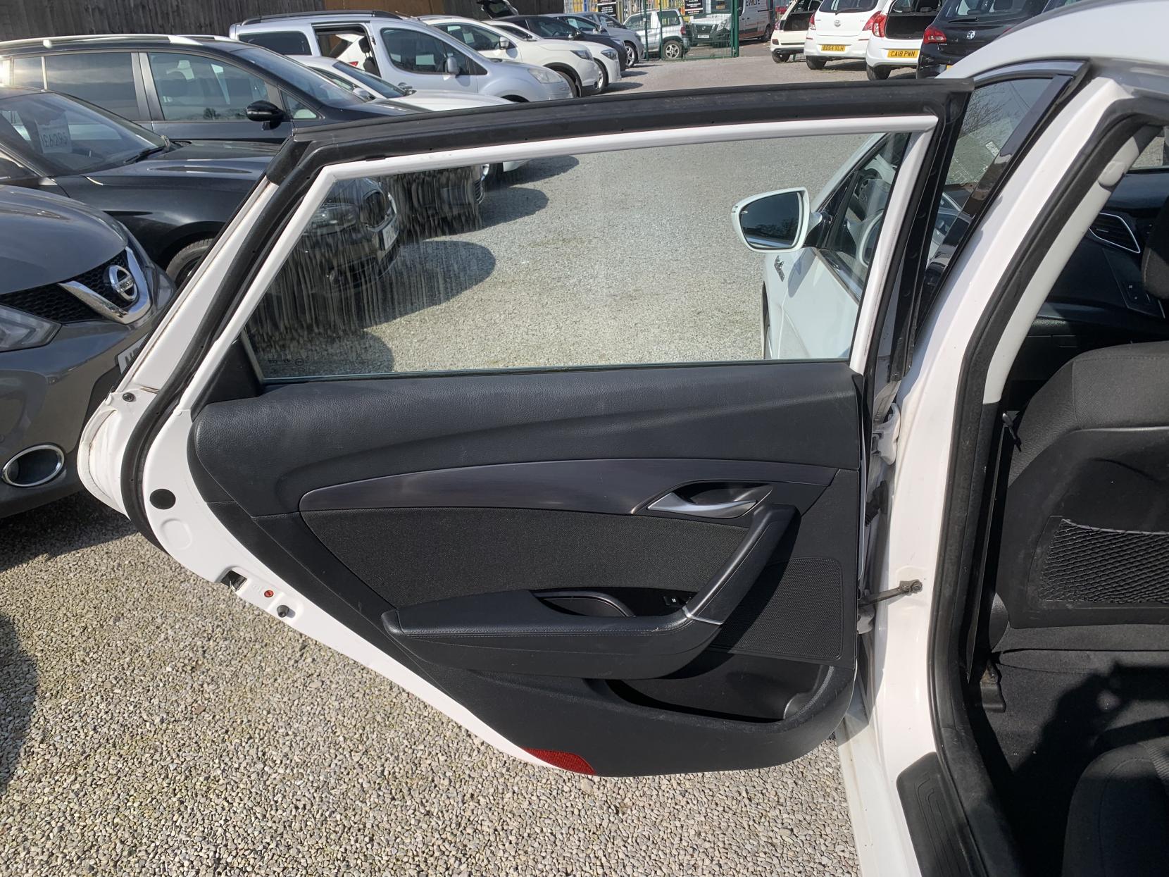 Hyundai i40 1.7 CRDi Blue Drive Active Estate 5dr Diesel Manual Euro 5 (s/s) (136 ps)