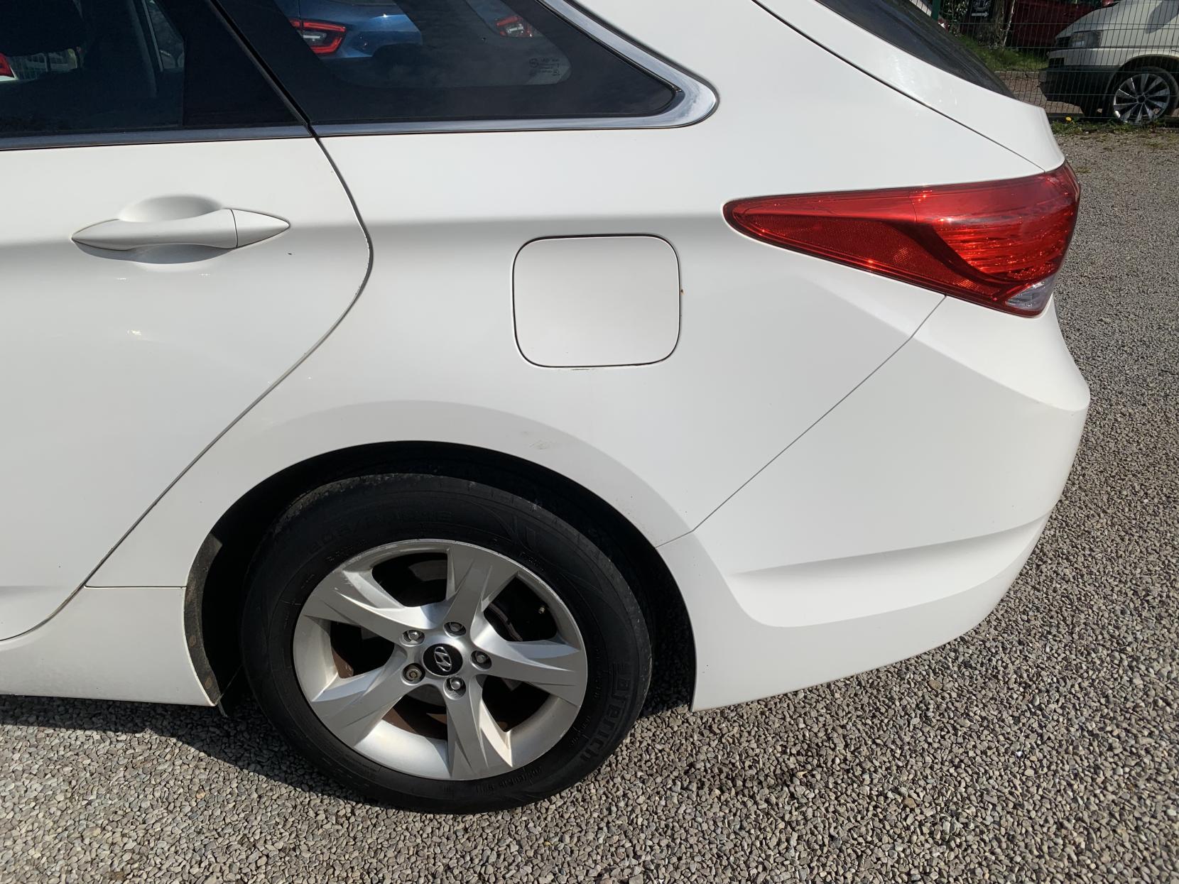 Hyundai i40 1.7 CRDi Blue Drive Active Estate 5dr Diesel Manual Euro 5 (s/s) (136 ps)