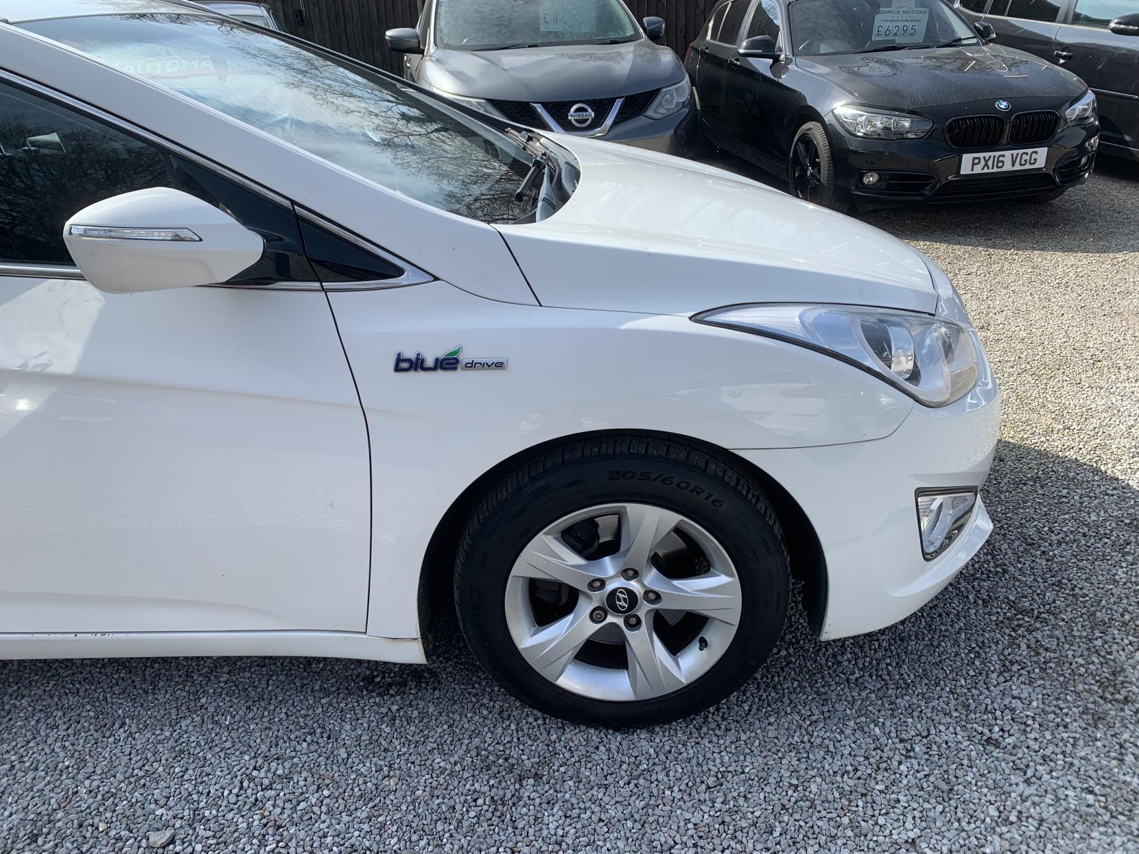 Hyundai i40 1.7 CRDi Blue Drive Active Estate 5dr Diesel Manual Euro 5 (s/s) (136 ps)