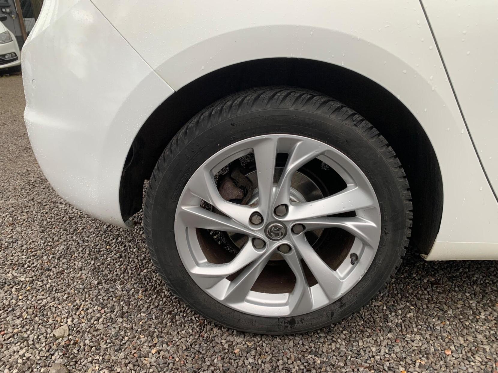 Vauxhall Astra 1.4i Turbo SRi Nav Euro 6 5dr