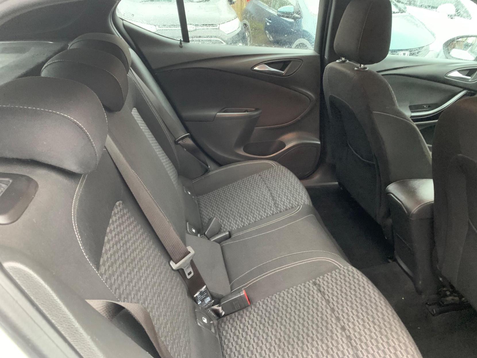 Vauxhall Astra 1.4i Turbo SRi Nav Euro 6 5dr