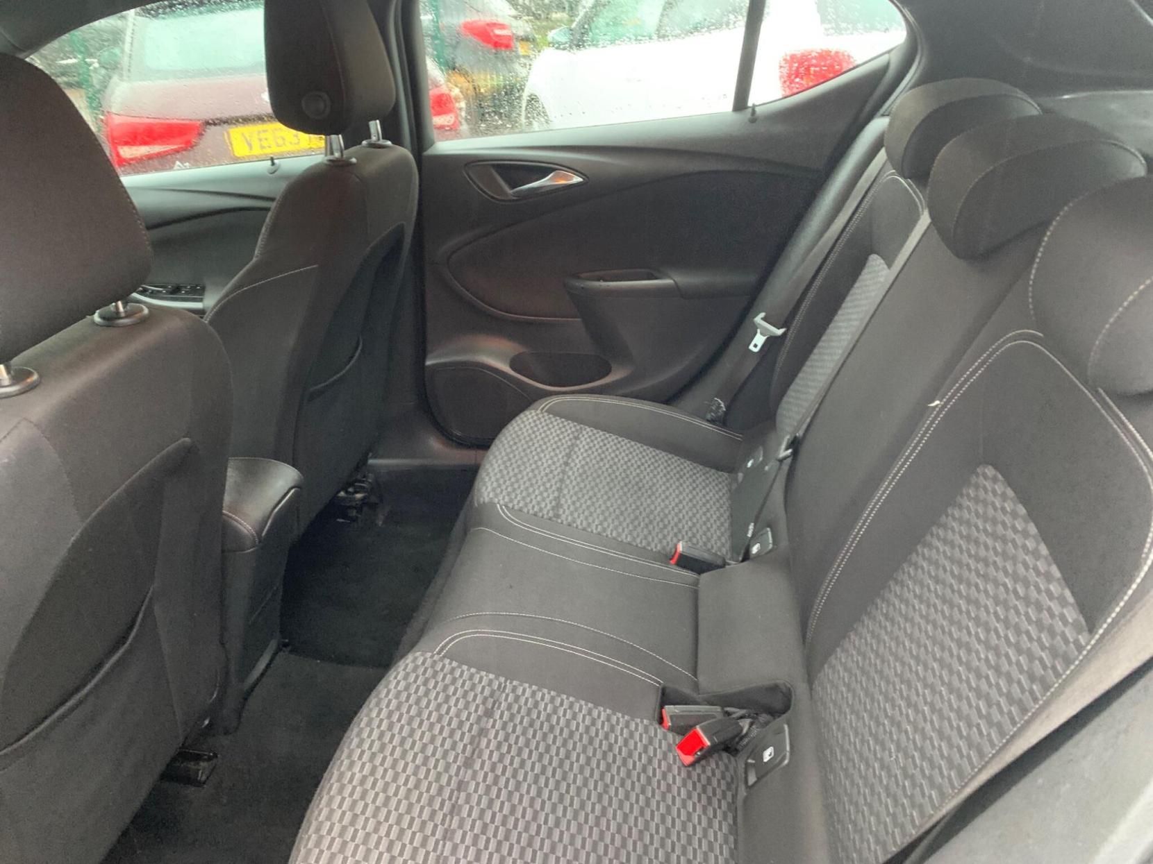 Vauxhall Astra 1.4i Turbo SRi Nav Euro 6 5dr