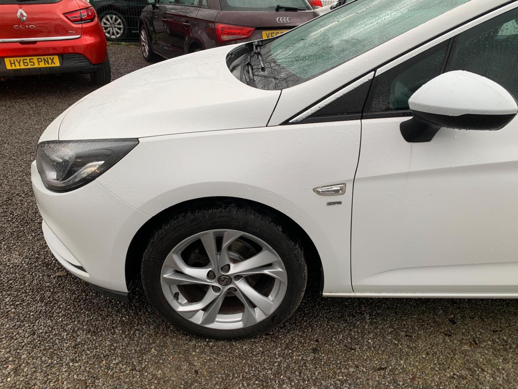 Vauxhall Astra 1.4i Turbo SRi Nav Euro 6 5dr