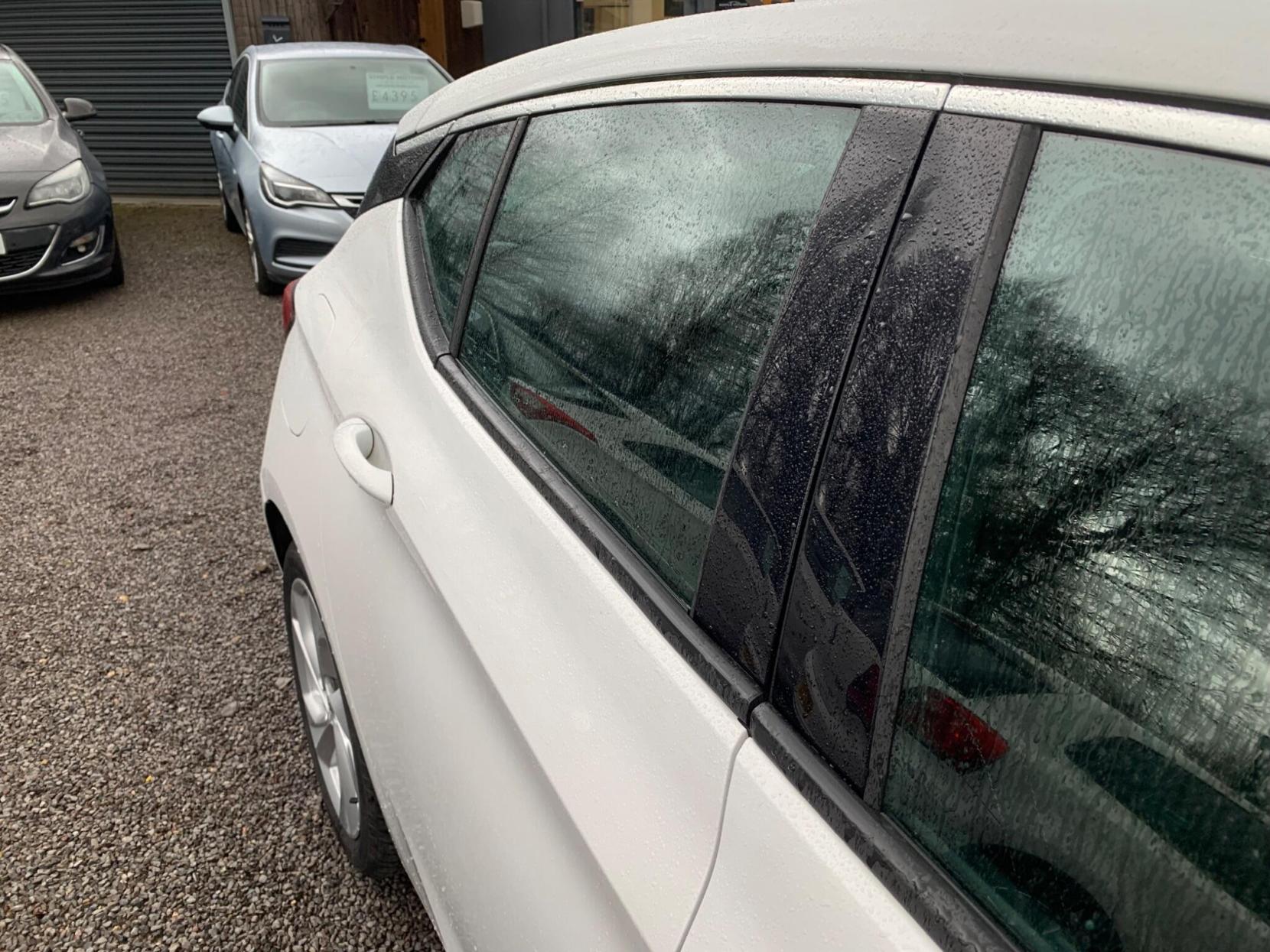 Vauxhall Astra 1.4i Turbo SRi Nav Euro 6 5dr