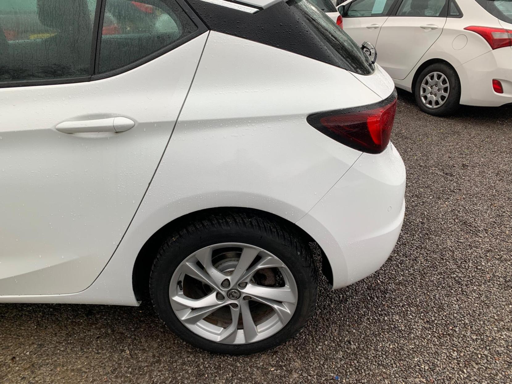 Vauxhall Astra 1.4i Turbo SRi Nav Euro 6 5dr