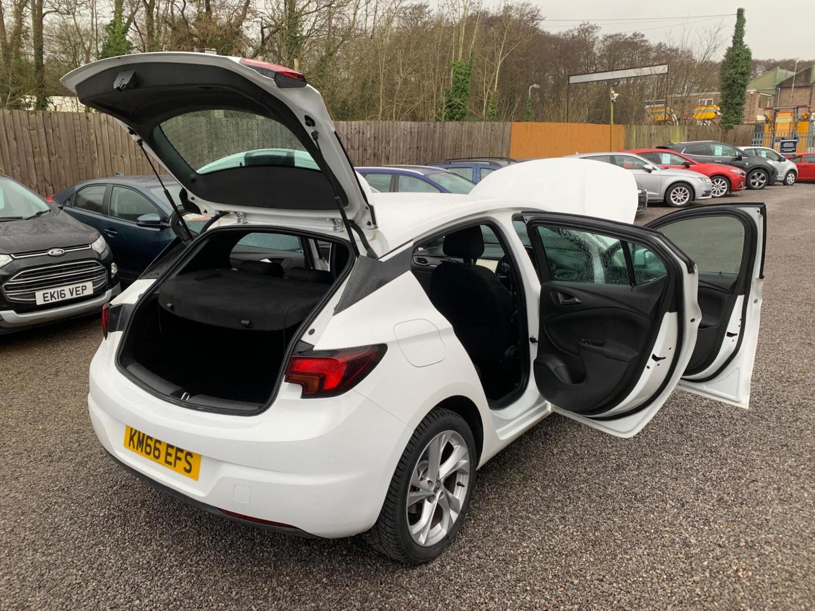 Vauxhall Astra 1.4i Turbo SRi Nav Euro 6 5dr