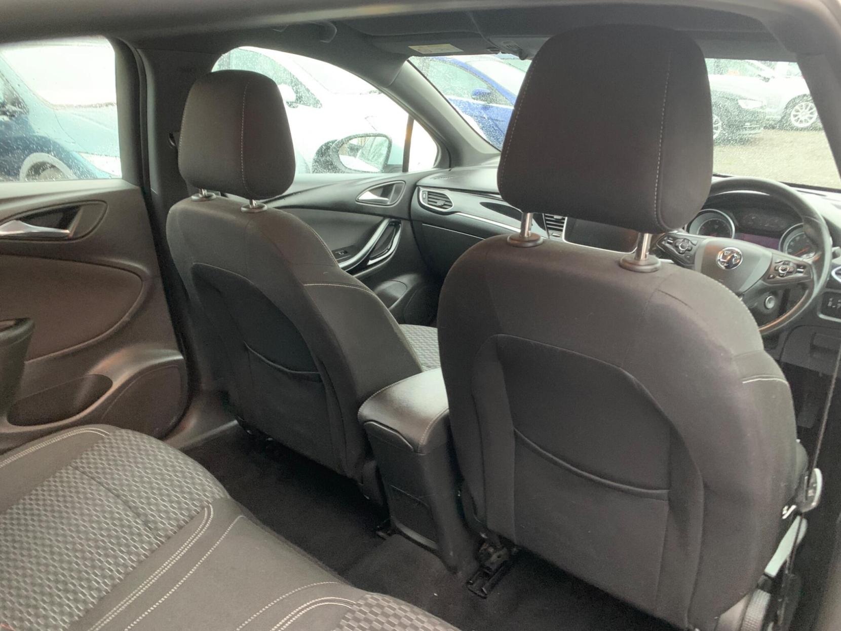 Vauxhall Astra 1.4i Turbo SRi Nav Euro 6 5dr