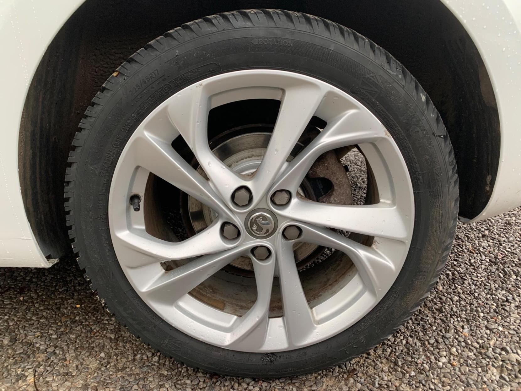 Vauxhall Astra 1.4i Turbo SRi Nav Euro 6 5dr