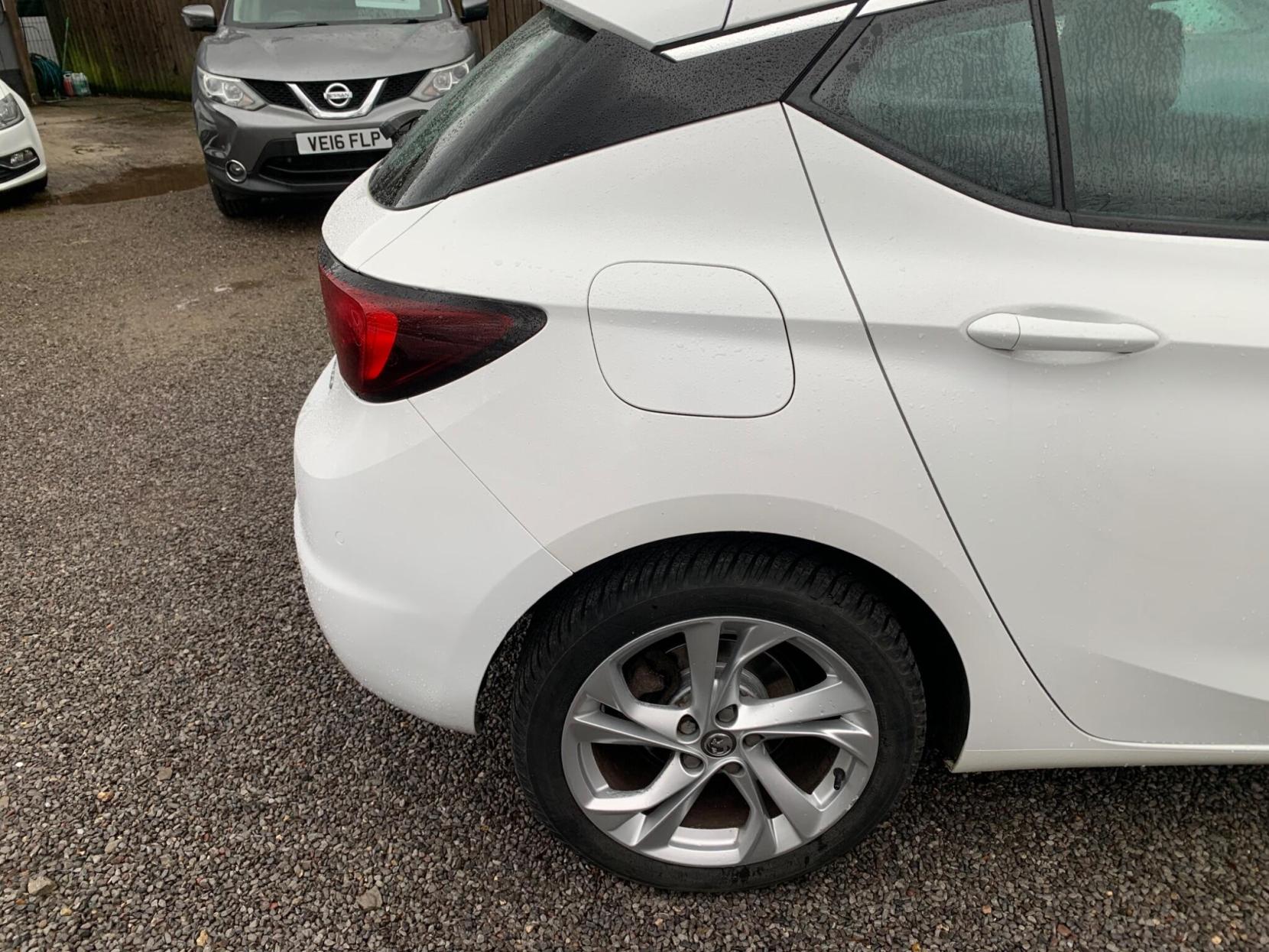 Vauxhall Astra 1.4i Turbo SRi Nav Euro 6 5dr