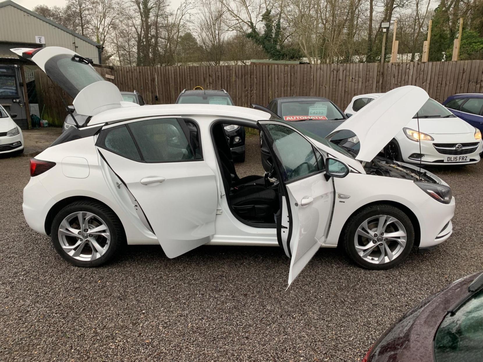 Vauxhall Astra 1.4i Turbo SRi Nav Euro 6 5dr