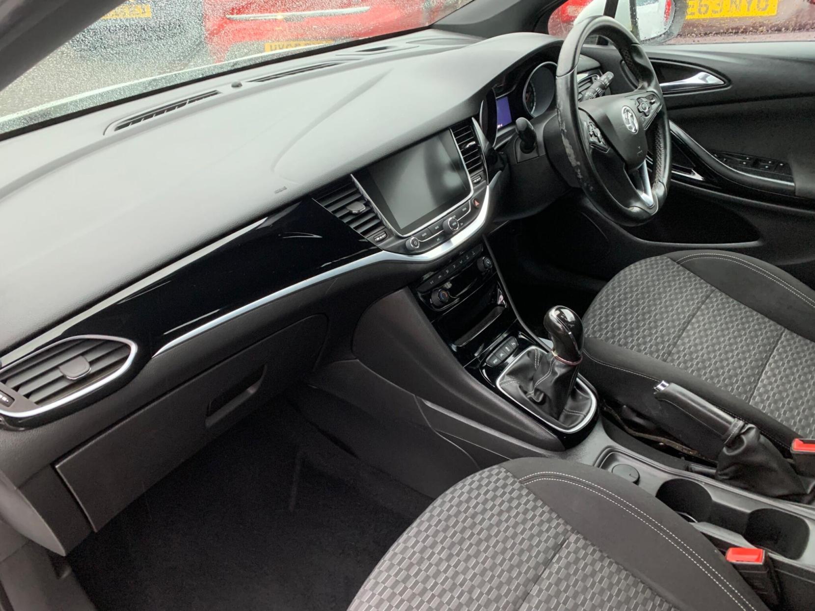 Vauxhall Astra 1.4i Turbo SRi Nav Euro 6 5dr