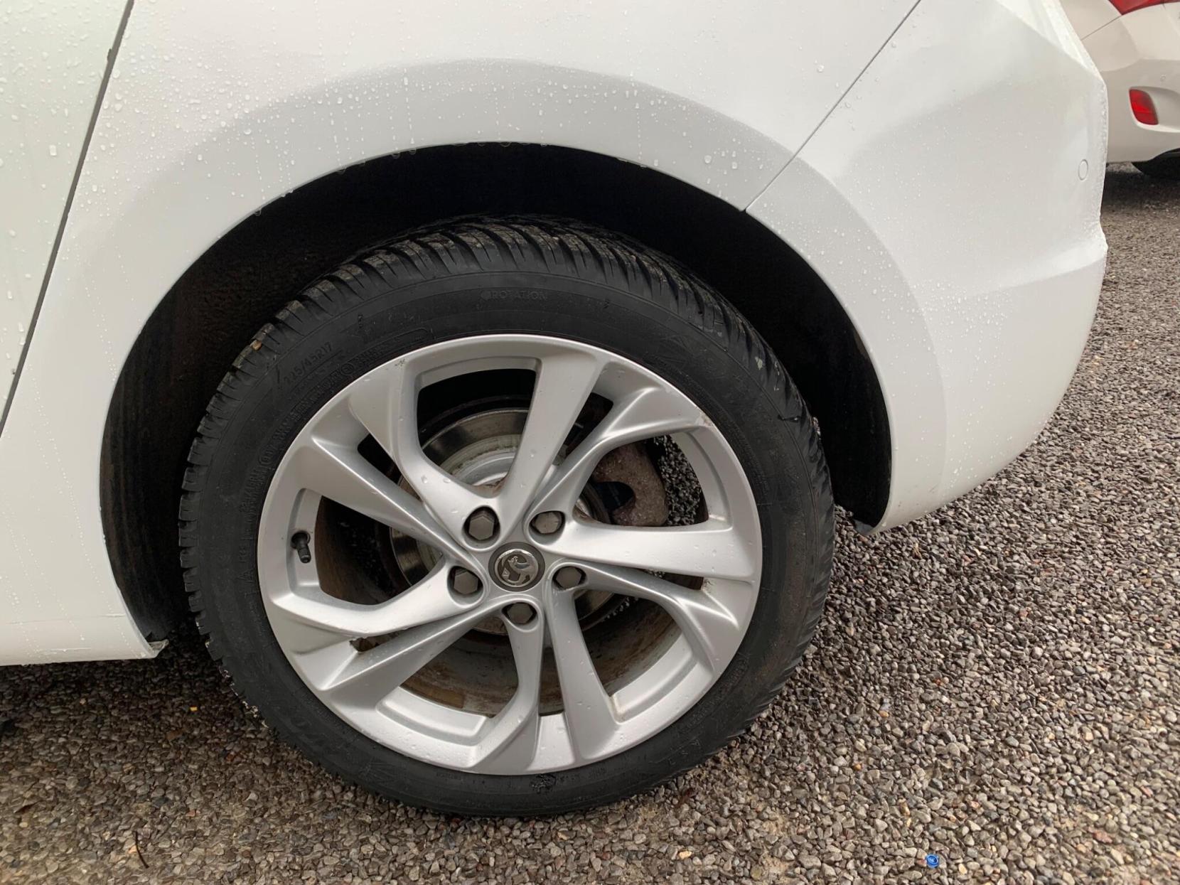 Vauxhall Astra 1.4i Turbo SRi Nav Euro 6 5dr