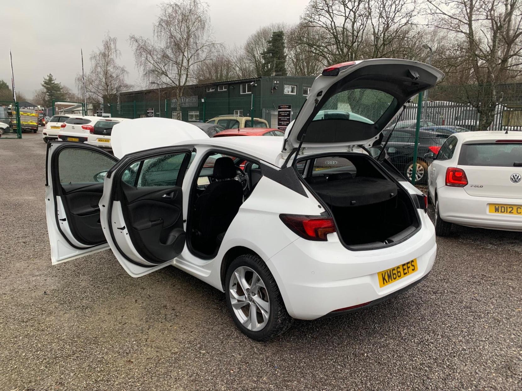 Vauxhall Astra 1.4i Turbo SRi Nav Euro 6 5dr