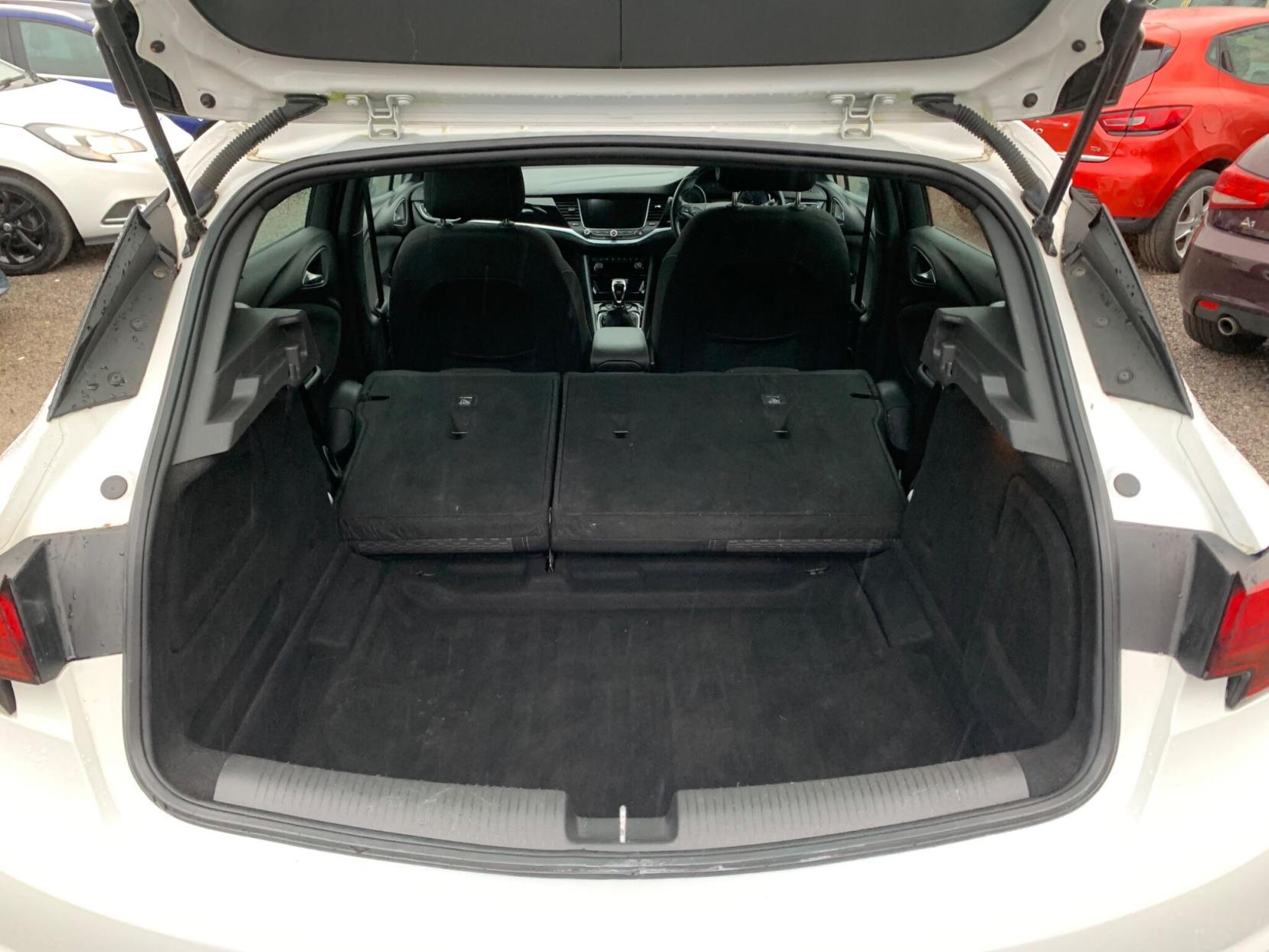 Vauxhall Astra 1.4i Turbo SRi Nav Euro 6 5dr