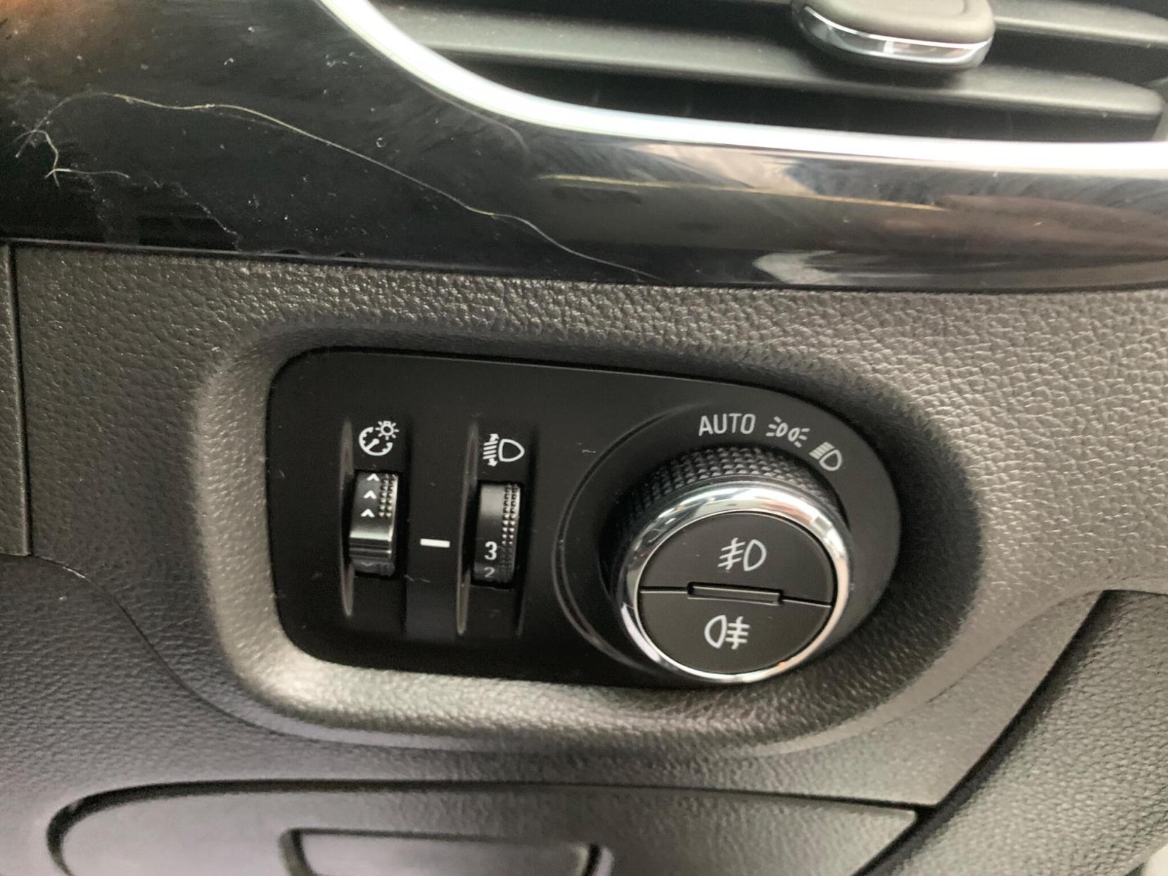 Vauxhall Astra 1.4i Turbo SRi Nav Euro 6 5dr