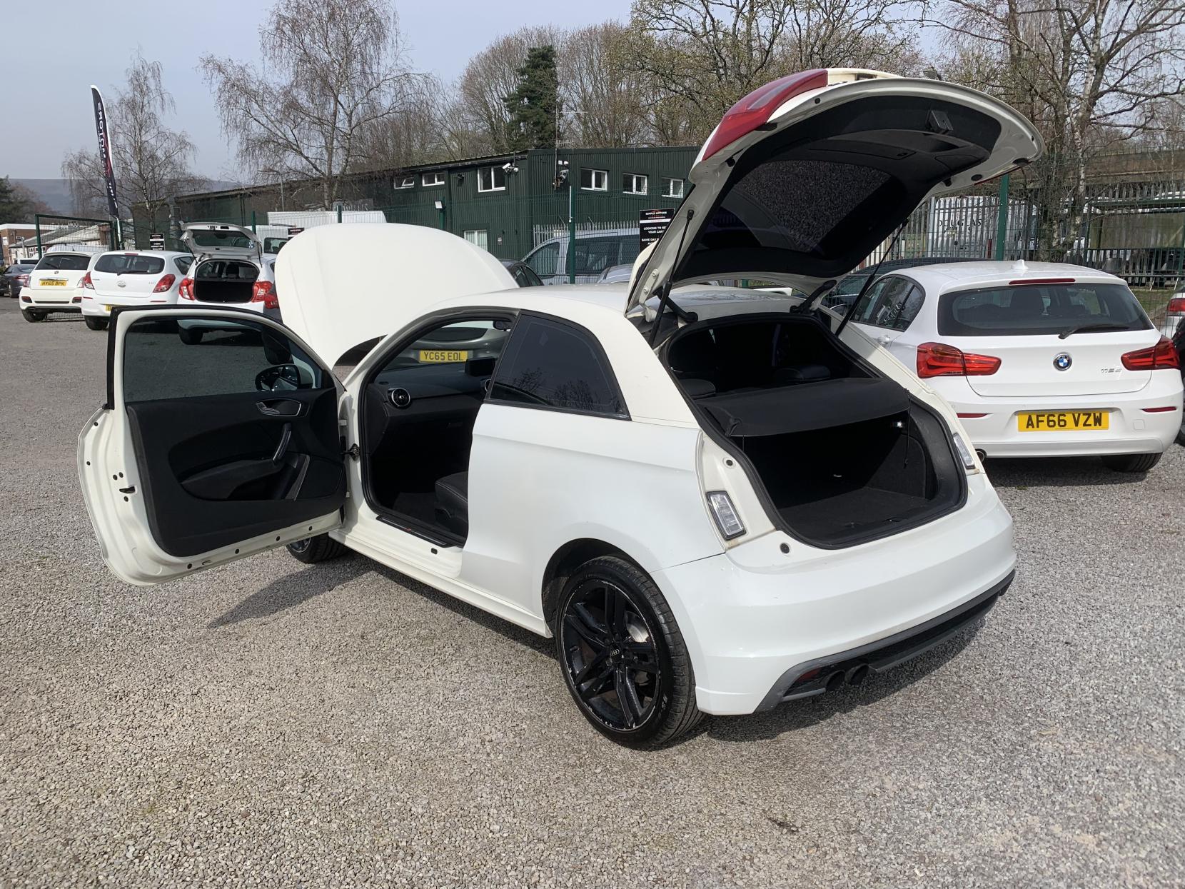 Audi A1 1.4 TFSI S line Hatchback 3dr Petrol Manual Euro 5 (s/s) (122 ps)